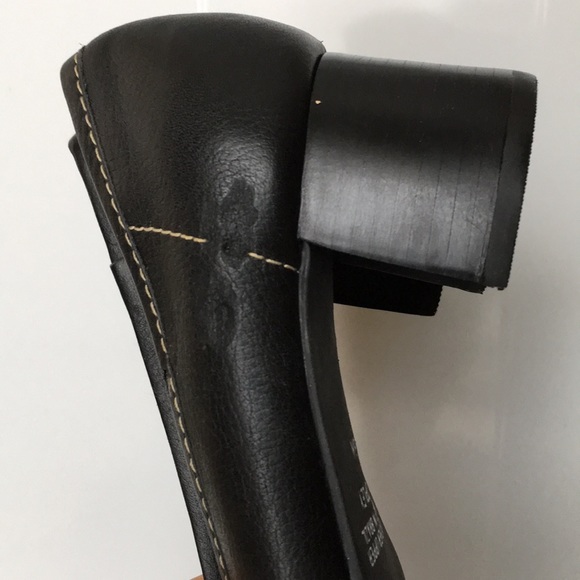 Leather Black Thick Sole Pump - Picture 10 of 12